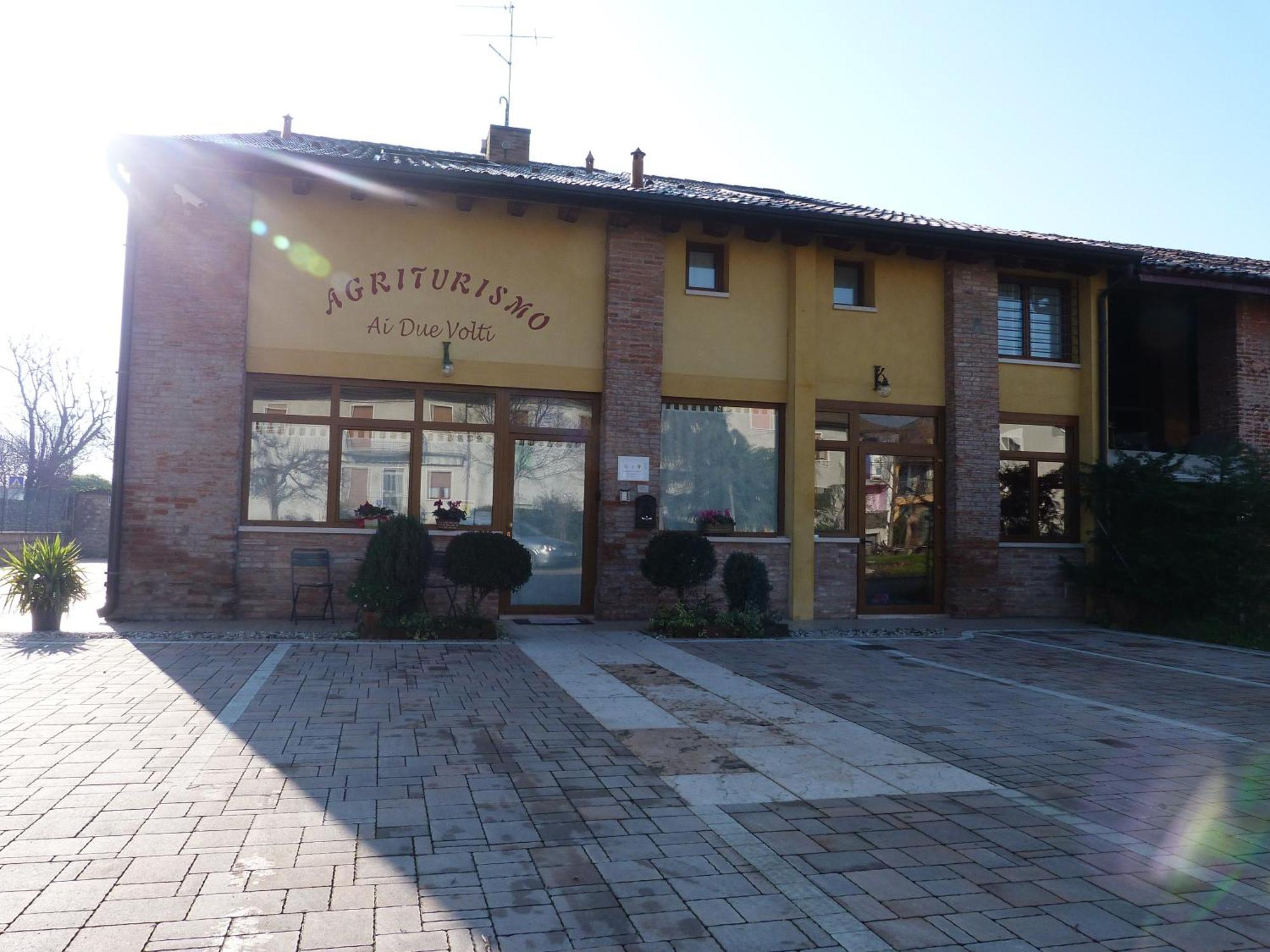 Agriturismo Ai Due Volti Dossobuono Eksteriør bilde