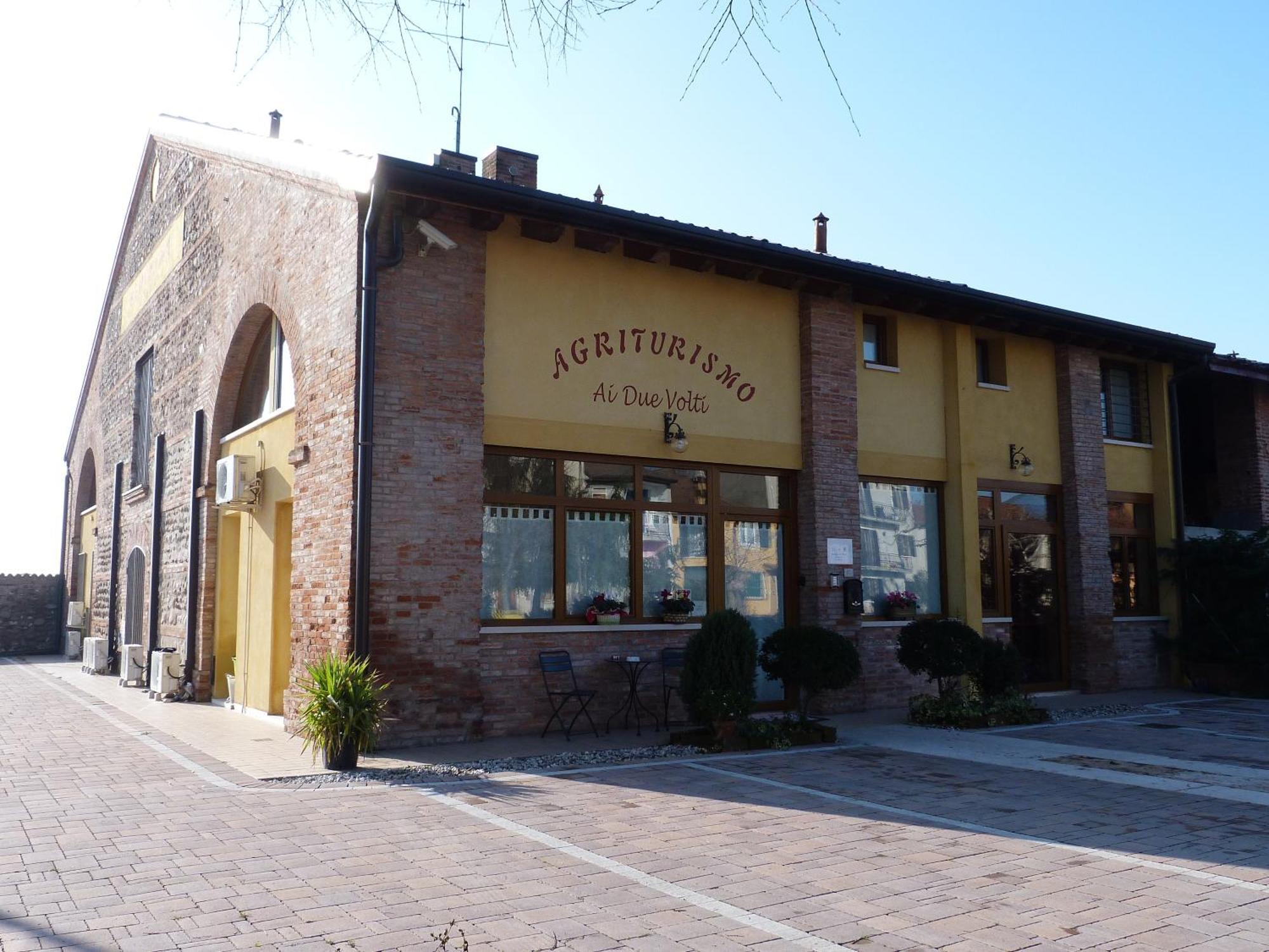 Agriturismo Ai Due Volti Dossobuono Eksteriør bilde