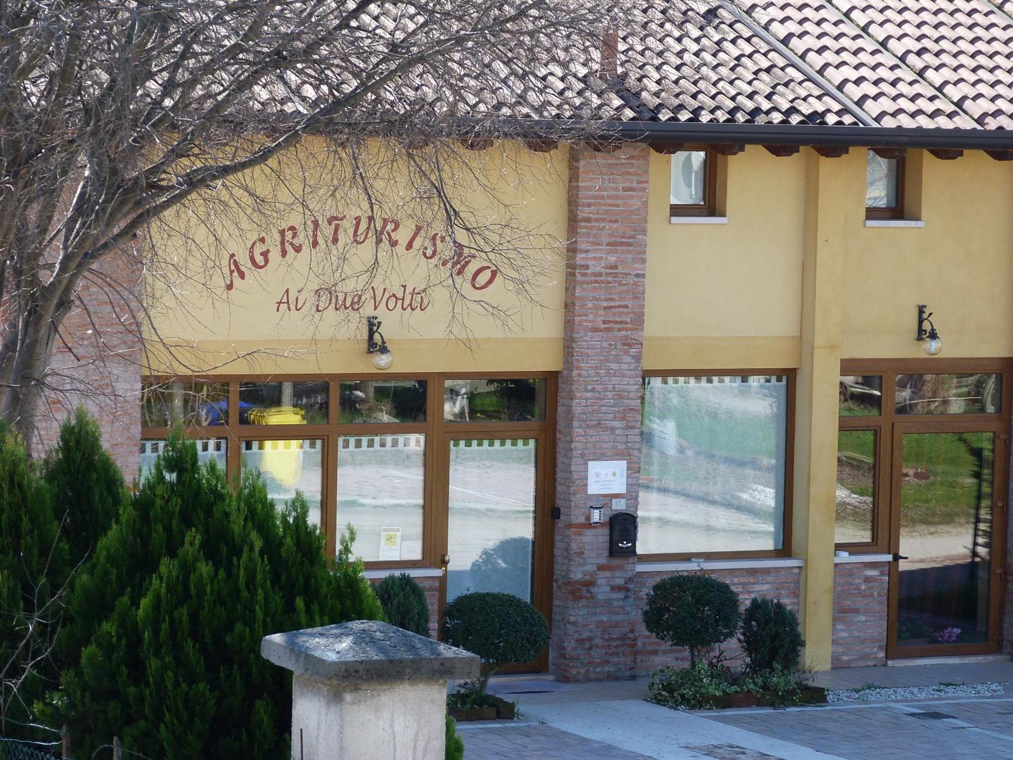 Agriturismo Ai Due Volti Dossobuono Eksteriør bilde