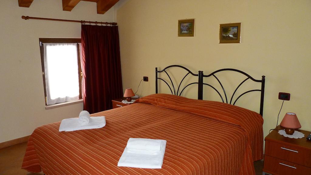 Agriturismo Ai Due Volti Dossobuono Rom bilde